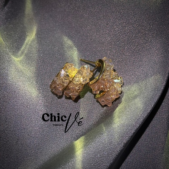 【Aurelia】C-shaped Crystal Ear Studs (S925 Silver-Plated) - Picture 3 of 3